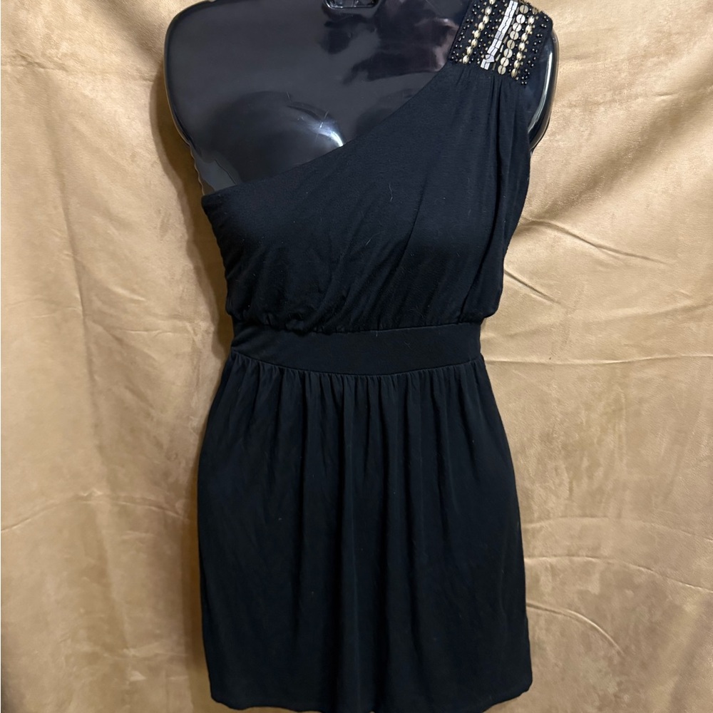 Elegant Black One-Shoulder Dress